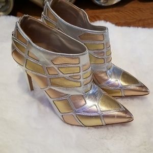 Via spiga ankle bootie size 7.5